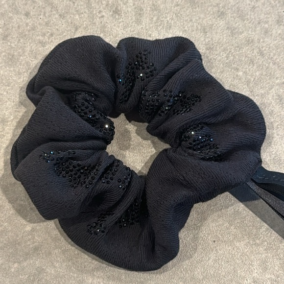 NWT SKIMS ONYX BLACK SCRUNCHIE HAIR ACCESSORY RHINESTONES OS - Picture 4 of 6